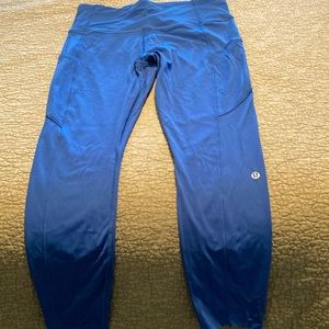 Lululemon Align 7/8 leggings. Like new, worn two times. Excellent condition.